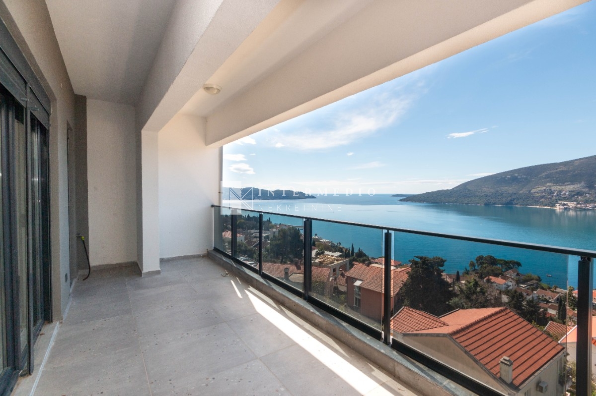 Na prodaju luksuzan dvosoban stan – Topla, Herceg Novi (86m²)